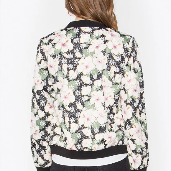SugarLips bomber jacket NWTS lightweight floral zip up
Size medium - Picture 11 of 11
